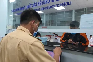 Sau ngày 31-12-2021, chủ xe muốn sang tên đổi chủ cần lưu ý điều này 