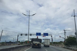 Thu hồi đề xuất người mới có bằng lái không được chạy ô tô quá 60km/h