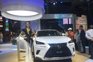 Xe nhập từ Trung Quốc ồ ạt vào Việt Nam