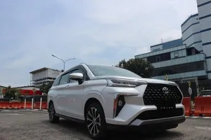 Chưa bán chính thức, người dùng đã lo lắng Toyota Veloz sẽ bán 'bia kèm lạc'