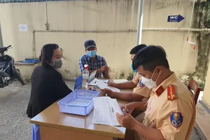 Từ 1-8, người nào được đăng ký xe và nhận biển số xe tại nhà?