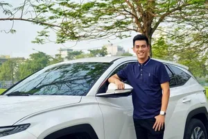 'Soi' chiếc xe mới mà tiền đạo Tiến Linh sở hữu