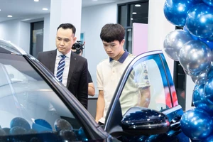 Tiền vệ Hoàng Đức 'tậu' Mercedes-Benz sau SEA Games