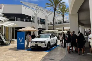 Những hình ảnh chuẩn bị cho việc khai trương 6 VinFast Store đầu tiên tại Mỹ