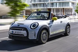 BMW có thể sẽ sản xuất mẫu Mini mui trần chạy bằng điện