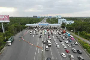 Sẽ thu phí sử dụng đường cao tốc tính theo số km ô tô chạy?