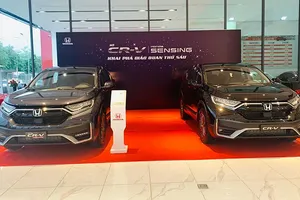 Loạt ô tô giảm giá đến 200 triệu đồng trong tháng 10