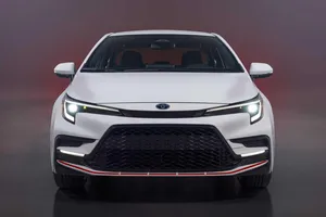 Ra mắt phiên bản 'xe lai' siêu tiết kiệm xăng