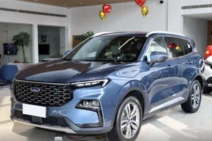 Ford giảm giá hàng loạt xe lên đến 73 triệu đồng