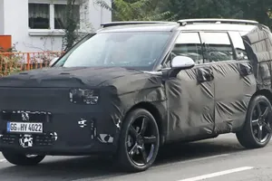 Lộ diện hình ảnh Hyundai SantaFe thế hệ mới có cả phiên bản xe lai