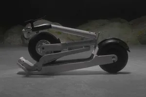 Hãng xe đua ra mắt chiếc xe điện độc đáo có thể gấp gọn gàng và chạy được 50 km