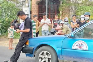 Thấy gì từ vụ giáo viên dạy lái xe đi xe hai biển số ở Bình Thuận?