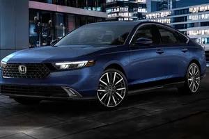 Honda Accord 2023 có giá khởi điểm chỉ hơn 600 triệu đồng