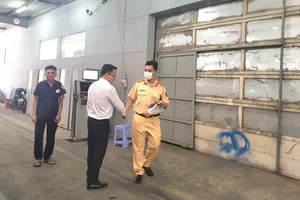 Cục phó Cục Đăng kiểm đến thăm Trung tâm Đăng kiểm Hồng Hà, TP.HCM