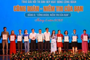 Báo Pháp Luật TP.HCM đạt giải nhì hội thi ảnh đẹp hoạt động công đoàn