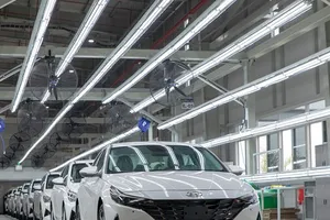 Người mua ô tô 'tiếc' vì mua xe sớm