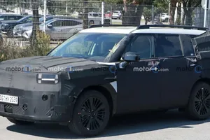 Hyundai Santa Fe 2024 sẽ ra mắt trong vài tuần tới với nhiều nâng cấp