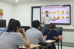 Đề xuất học lý thuyết lái ô tô trên nền tảng số