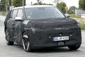 Lộ diện Kia EV4 mới toanh đang chạy thử nghiệm