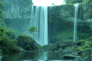 Ngắm vẻ đẹp của dòng thác được mệnh danh là 'nàng thơ' giữa núi rừng Tây Nguyên