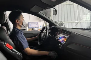 Lại xuất hiện tình trạng ô tô xếp hàng chờ đăng kiểm