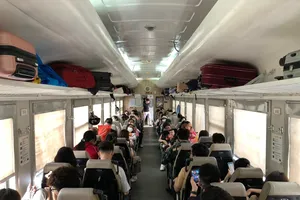 Tăng cường tàu từ Hà Nội đi Vinh, Thanh Hóa, Hải Phòng dịp tết Dương lịch 2024 