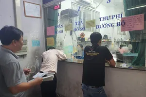 Xử lý sao với ô tô nộp 'dư' phí sử dụng đường bộ theo quy định mới?