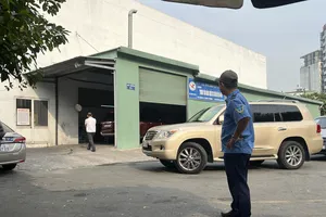 Không còn cảnh chờ đợi, chủ xe phấn khởi vì đăng kiểm chỉ mất 30 phút