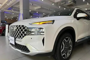 Đối thủ của Ford Everest, Mazda CX-8, Toyota Fortuner được ưu đãi 100 triệu đồng