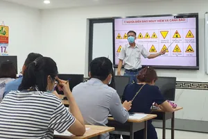 TP.HCM kiến nghị Bộ GTVT chấp thuận việc học lý thuyết lái xe online