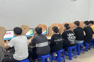 Học và thi bằng lái ô tô tại TP.HCM có giá hơn 30 triệu đồng