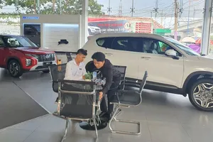 Liệu sẽ sớm có quyết định về việc giảm lệ phí trước bạ đối với ô tô?