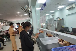 Từ hôm nay, thay đổi giá tính lệ phí trước bạ đối với ô tô mà người dân cần biết