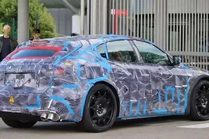 Ô tô nguỵ trang, xe chạy thử hết cơ hội 'che mắt' người đi đường