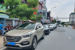 Đỗ xe ô tô quá gần xe đỗ ngược chiều cũng bị xử phạt?