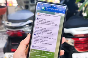 Đậu xe theo hướng dẫn của nhân viên quán ăn, bị phạt nguội thì phải làm sao?