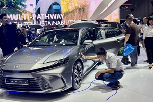 Thị trường ô tô Việt Nam 'thăng hoa', đạt doanh số ấn tượng trong tháng 3 