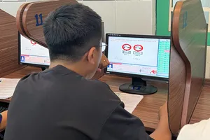 Sát hạch bằng lái xe trước 30-7, học viên cần làm gì để không bị rớt?