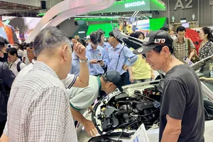 Doanh số ô tô điện có lấn sát xe xăng sau thông tin hạn chế xe xăng, dầu?