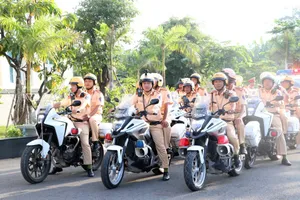 Cảnh sát Giao thông TP.HCM đảm bảo lưu thông cho học sinh, sinh viên tựu trường