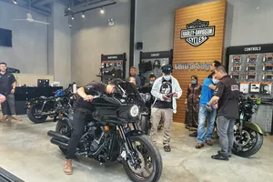 Vì sao xe phân khối lớn không lo sợ khi Việt Nam chỉ sử dụng một loại xăng E10?