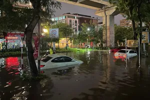 Sửa xe ngập nước hết hơn 50% giá trị: Chủ xe nên làm gì để không bị thiệt?