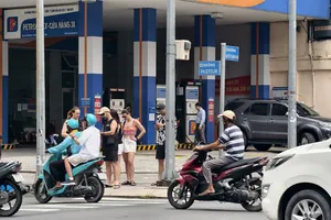 Vì sao ô tô điện, xe máy điện ngày càng 'lấn át' xe xăng?