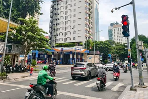 Giải mã các vạch kẻ đường tài xế hay nhầm lẫn, dễ bị camera AI phạt nguội