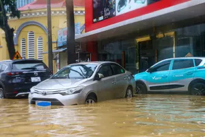 Kinh nghiệm mua ô tô cũ không 'dính' xe ngập lụt