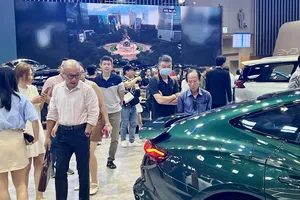 Thị trường ô tô sẽ 'lập đỉnh' vào tháng 12?