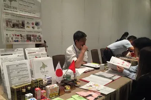 Người Nhật muốn bán bánh trôi giá 10.000 đồng tại VN