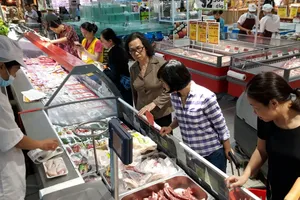 Ai thiệt thòi nhất khi giá heo hơi giảm?