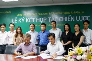 Thế giới di động chính thức bán chuối của Bầu Đức