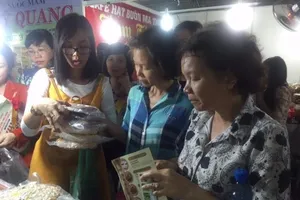 TP.HCM khai mạc Hội chợ nông sản thực phẩm sạch